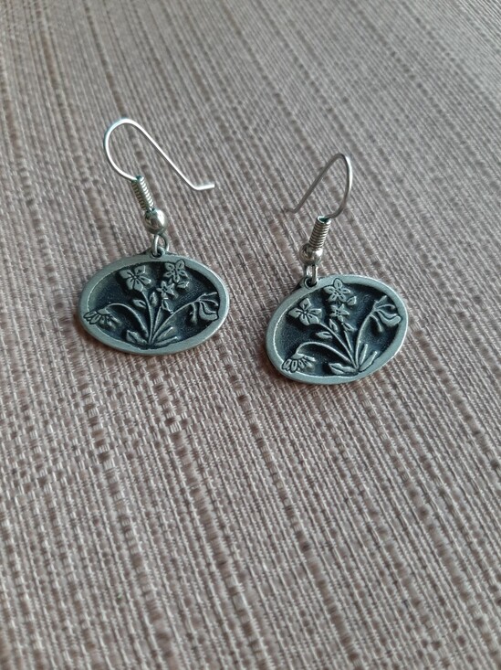 Source Unknown Jewelry - Vintage Silver Toned Metal Art Noveau Floral Cottagecore Oval Drop Earrings